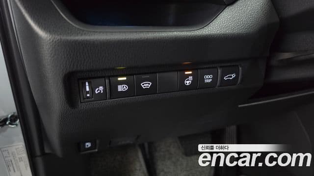 Toyota RAV4 2025 — Фото 19/20