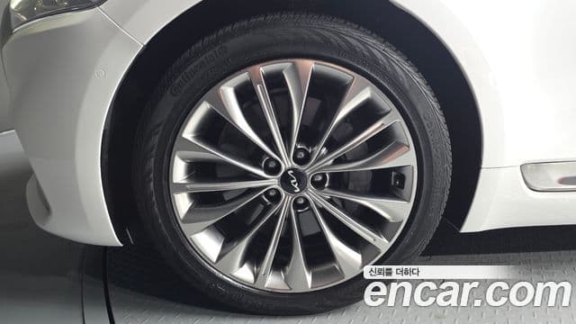 Kia The K9 2021 — Photo 18/20