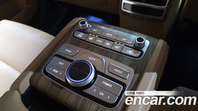 Kia The K9 2021 — Photo 17/20