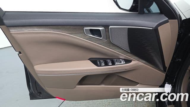 Kia K8 2022 — Photo 8/32