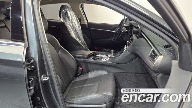 Genesis G70 2021 — Photo 21/30