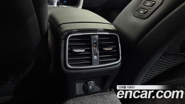 Genesis G70 2021 — Photo 25/30