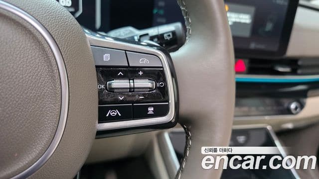 Kia Carnival 2024 — Фото 17/20