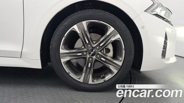 Kia K5 2021 — Photo 1/30