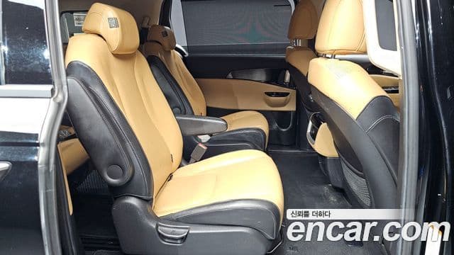 Kia Carnival 2020 — Фото 11/20
