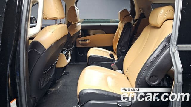 Kia Carnival 2020 — Фото 12/20