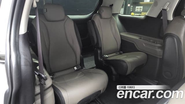 Kia Carnival 2024 — Фото 18/20