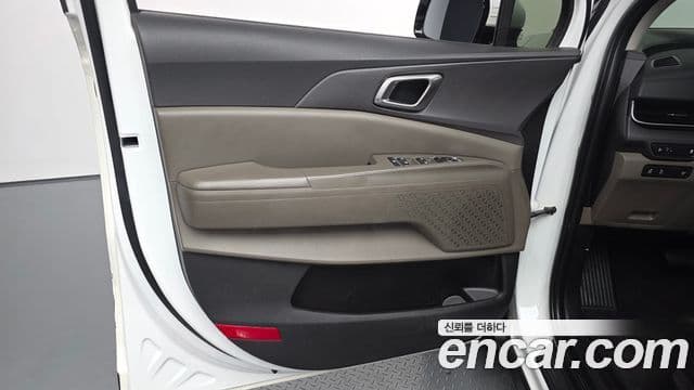 Kia Carnival 2024 — ფოტო 19/30