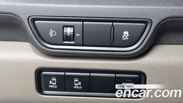 Kia Carnival 2024 — ფოტო 16/30