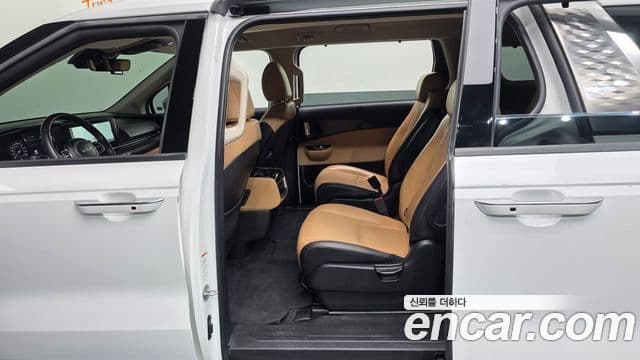 Kia Carnival 2022 — Фото 11/20