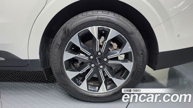 Kia Carnival 2022 — Photo 25/33