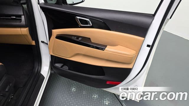 Kia Carnival 2022 — Photo 12/33