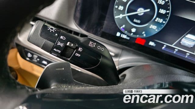 Kia Carnival 2022 — Photo 13/33
