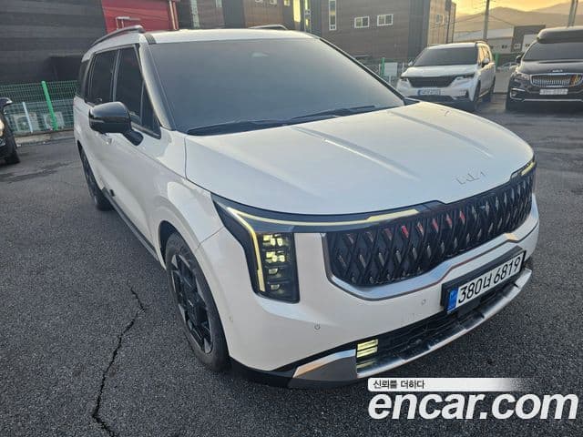 Kia Carnival 2024 — Фото 1/20