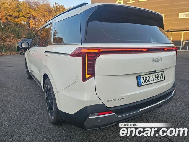 Kia Carnival 2024 — Фото 3/20