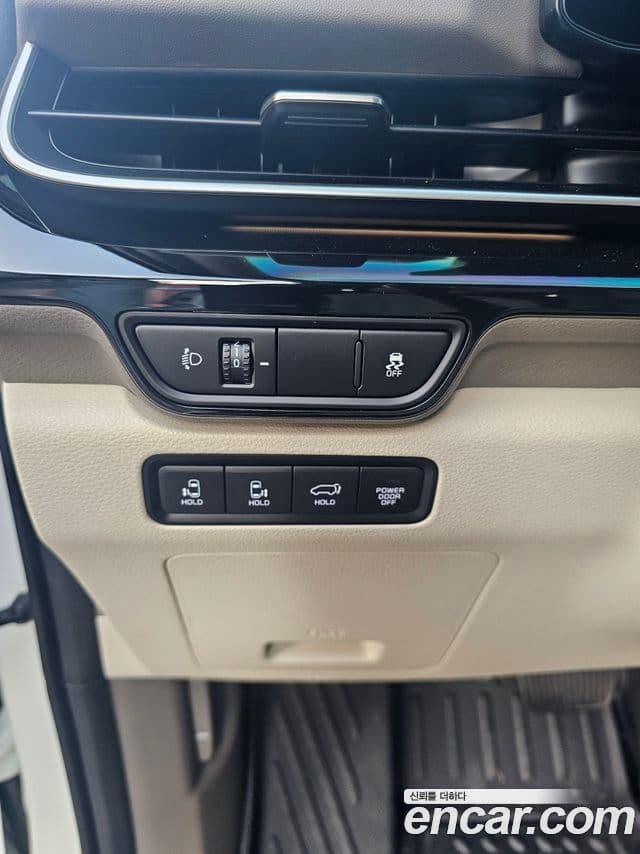 Kia Carnival 2024 — Фото 8/20