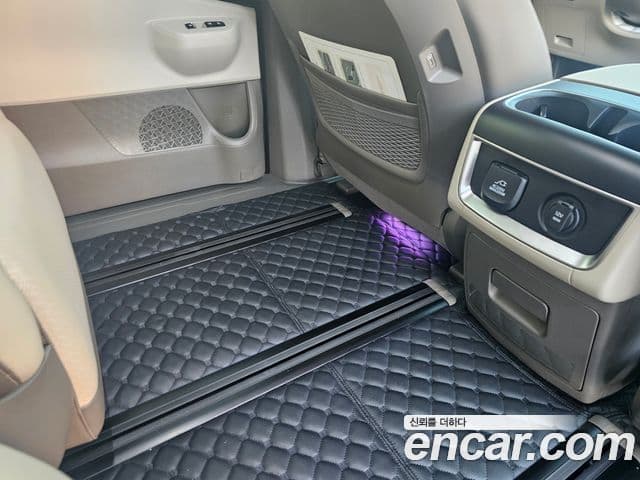 Kia Carnival 2024 — Фото 16/20