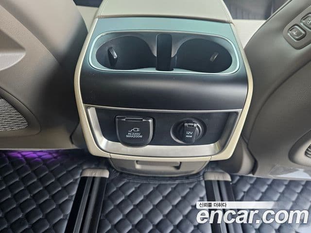 Kia Carnival 2024 — Фото 18/20