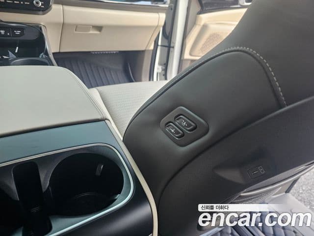 Kia Carnival 2024 — Фото 19/20