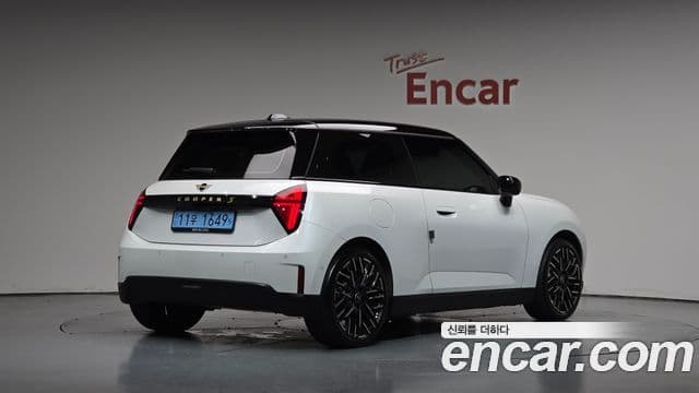 Mini Cooper Electric 2024 — Photo 13/34