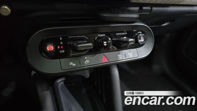 Mini Cooper Electric 2024 — Photo 22/34