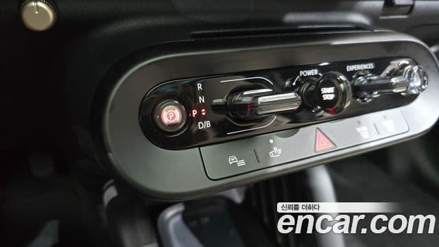 Mini Cooper Electric 2024 — Photo 17/34