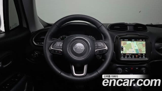 Jeep Renegade 2022 — Фото 14/20