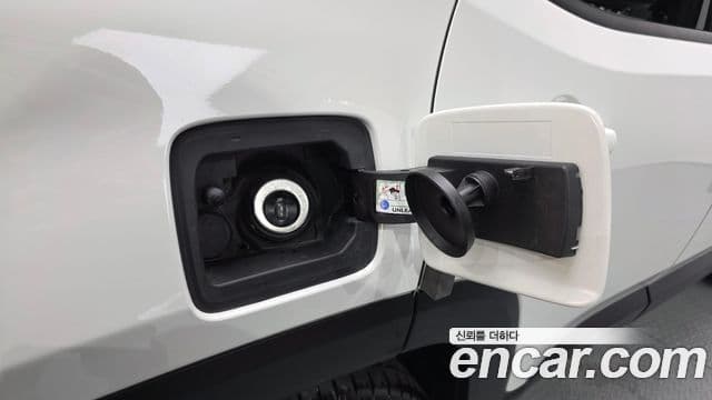 Jeep Renegade 2022 — ფოტო 23/35