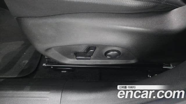 Jeep Renegade 2022 — ფოტო 35/35