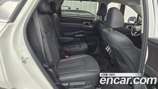 Kia Sorento 2023 — Фото 11/20