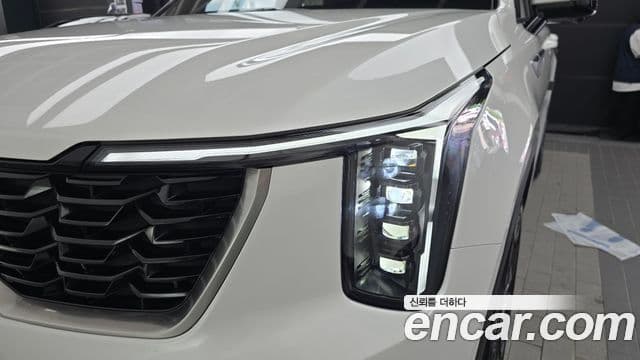 Kia Sorento 2023 — Şəkil 28/35