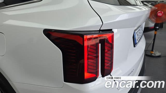 Kia Sorento 2023 — Şəkil 17/35