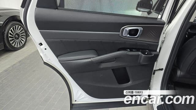 Kia Sorento 2023 — Şəkil 34/35