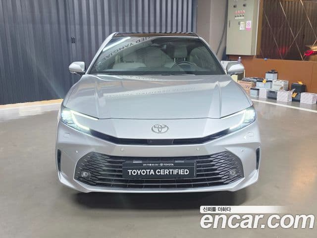 Toyota Camry 2025 — Photo 19/20