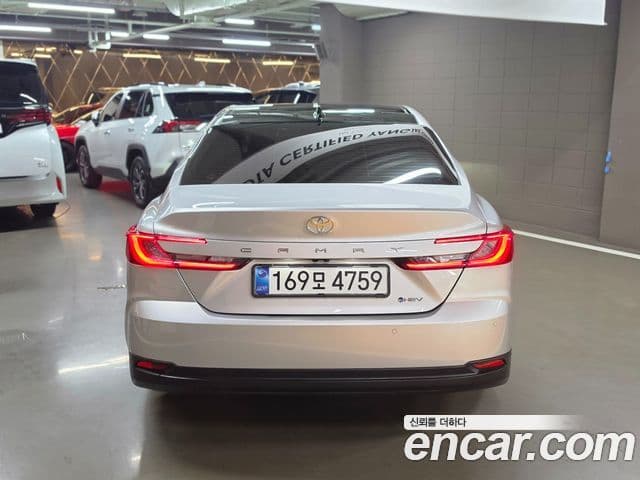Toyota Camry 2025 — Photo 10/20
