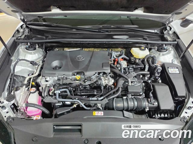 Toyota Camry 2025 — Photo 3/20