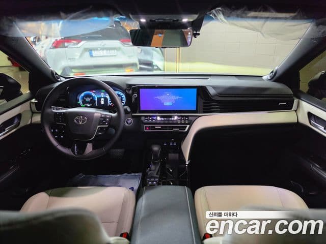 Toyota Camry 2025 — Photo 4/20
