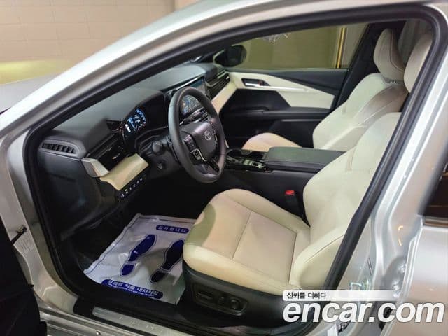 Toyota Camry 2025 — Photo 16/20