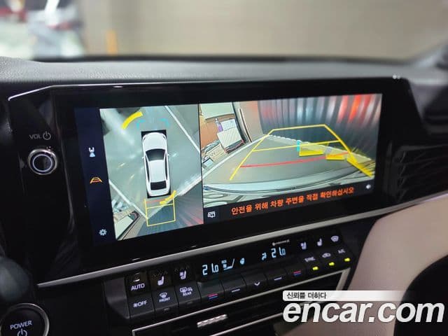 Toyota Camry 2025 — Photo 12/20