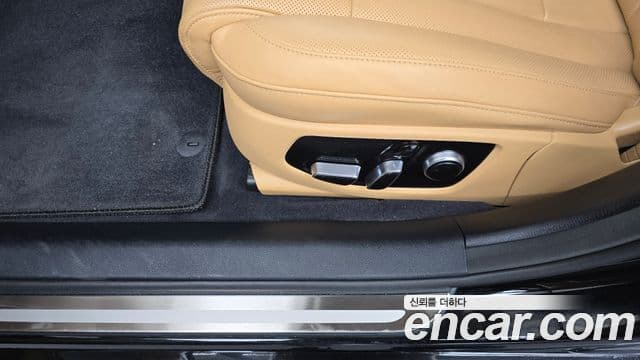 Kia The K9 2022 — Photo 18/36