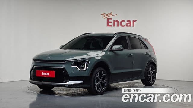 Kia Niro 2024 — Фото 1/20