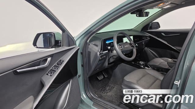 Kia Niro 2024 — Фото 10/20
