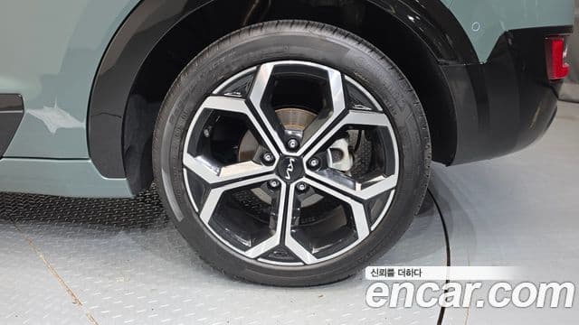 Kia Niro 2024 — ფოტო 7/36
