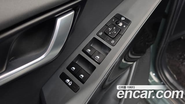 Kia Niro 2024 — ფოტო 8/36