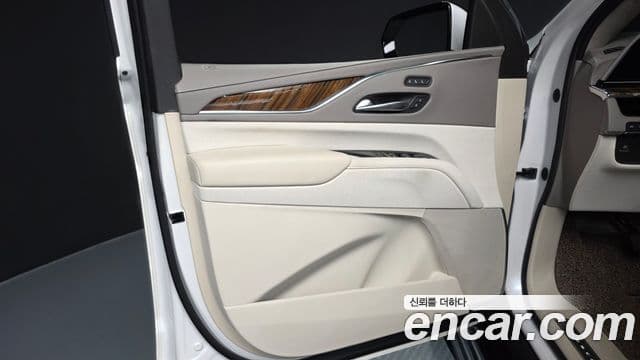 Cadillac Escalade 2021 — Şəkil 36/42