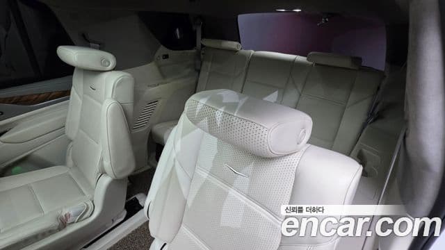 Cadillac Escalade 2021 — Şəkil 27/42