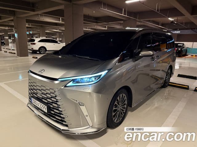 Lexus LM 2025 — Фото 2/11