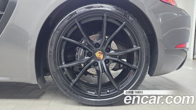 Porsche 718 Boxster 2019 — Photo 4/31