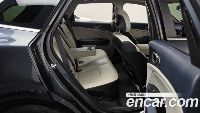 Kia Sportage 2023 — Фото 11/20