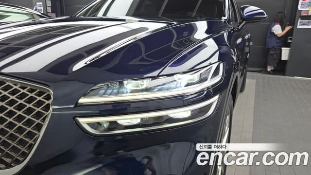 Genesis GV70 2023 — Photo 13/35